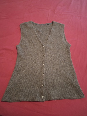Дамска жилетка с копчета голям размер като нова, сива