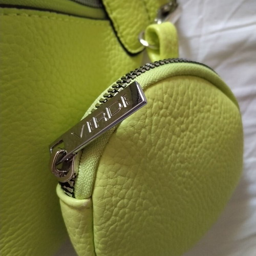Verde multifunctional shoulder, crossbody, or waist bag new, green