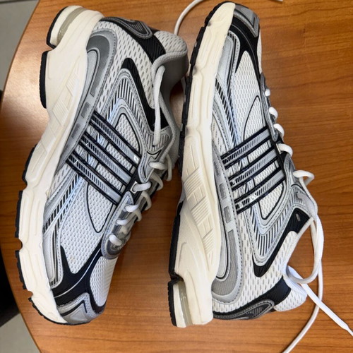 Adidas Response CL shoes used, size 43 1/3, white