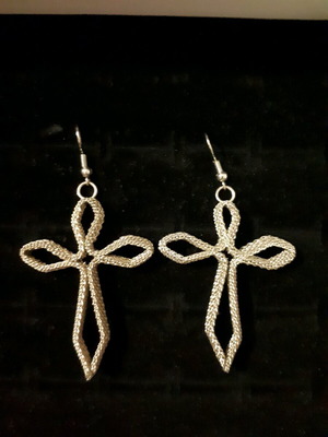 Earrings like new, pack of 3 pairs, silver