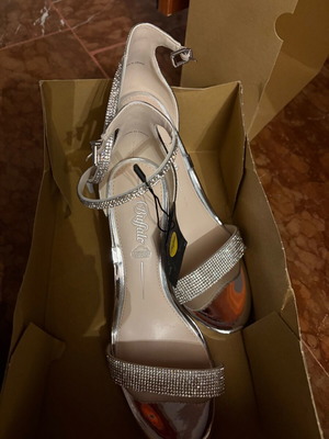 Buffalo silver strass heels like new