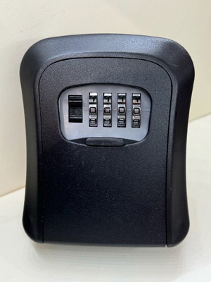 Key Safe with Combination Lock like new