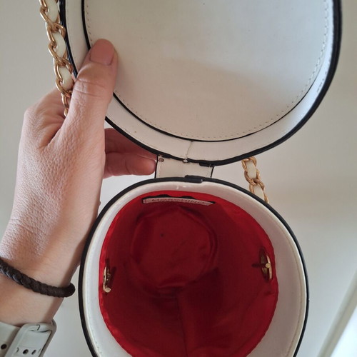 Moschino shoulder bag like new with straw, white and red