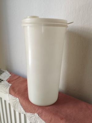 Vintage Tupperware Water Pitcher 1297 like new, retro design