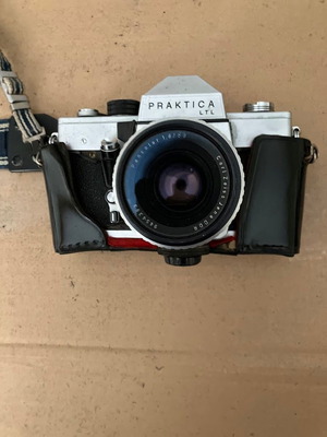 Practica Pentacon camera with Carl Zeiss Pancolar 1.8/50 lens like new