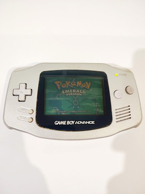Nintendo Game Boy Advance φορητή κονσόλα μεταχειρισμένη με Pokémon Emerald