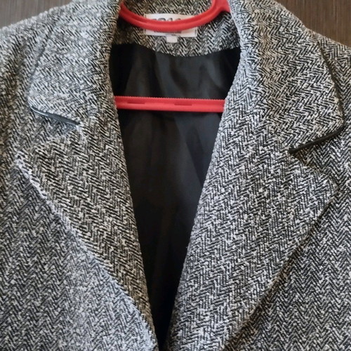 Suit size 50 like new, excellent quality