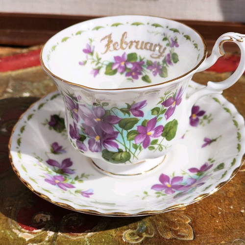 Royal Albert February tea cup like new, bone china