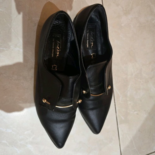 Leather women's shoes size 39 used, black
