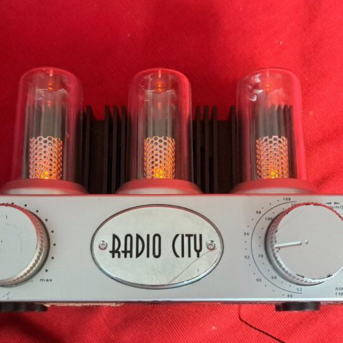 Radio City transistor radio AM/FM used, fully functional