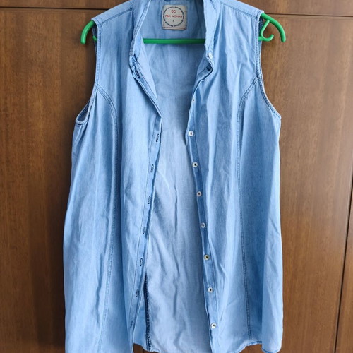 Pink Woman sleeveless shirt new, size small, blue