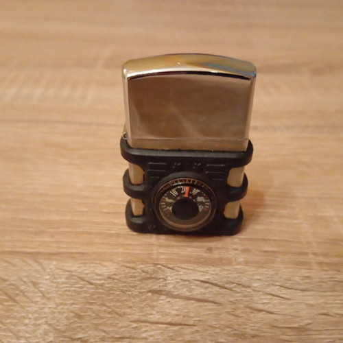 Oil lighter windproof with decorative compass new