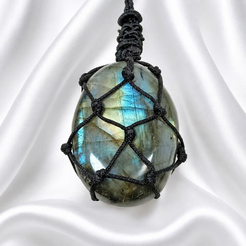 Handmade necklace with cord and labradorite stone, new, 36cm