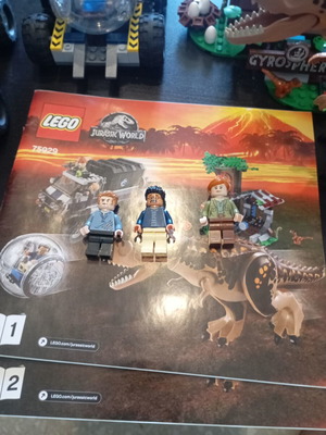 Lego Jurassic World 75929 complete set with instructions