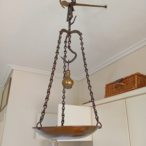 Metal Balance Scale used, 26cm plate diameter, 75cm height