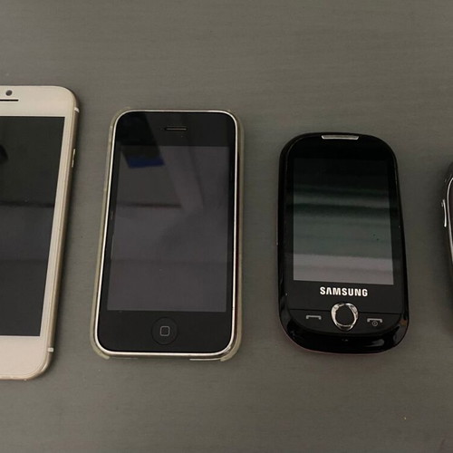 Old cell phones used with batteries and chargers