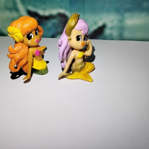 Fizz 'n' Surprise Mermaids figures used, set of 2 by Moose Toys