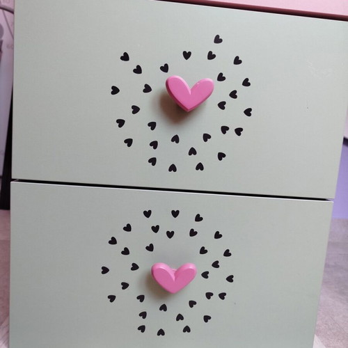 Candy children's desk set like new with chair