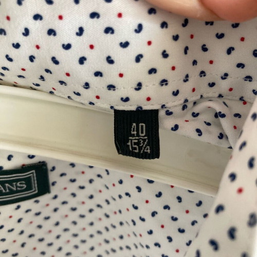 The Bostonians shirt like new with fine blue red pattern size M