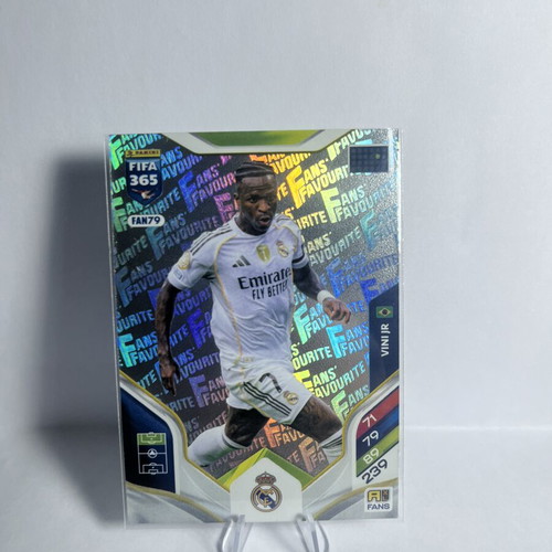 Panini FIFA 365 Adrenalyn XL Vini JR Real Madrid Fans' Favourite card