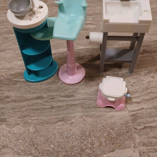 Barbie dentist and vanity set used