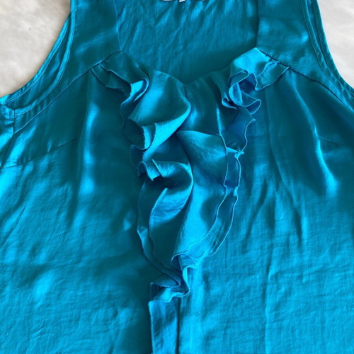 Top like new, size large
