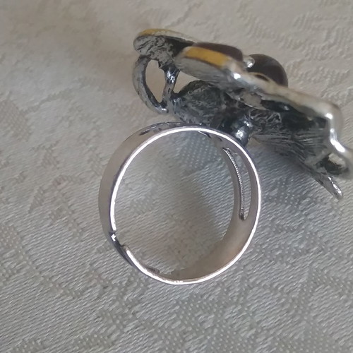 Ring with purple stones like new, adjustable opening