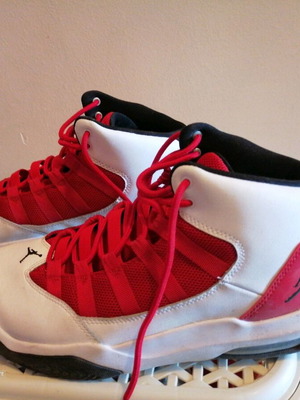 Nike Jordan Aura sneakers μέγεθος 43 σαν καινούργιο άσπρο μπλε κόκκινο