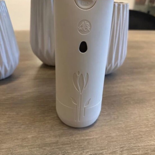 Airwick electric device like new, white color