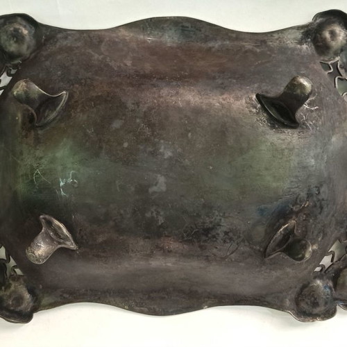 Art Nouveau tray used, made of tin with cracks