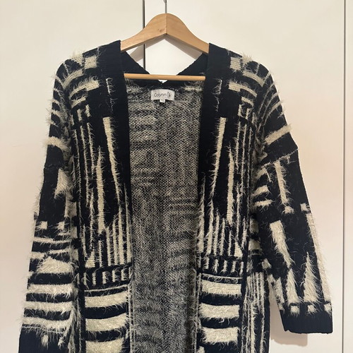 Knitted cardigan like new with unique pattern, size S-M