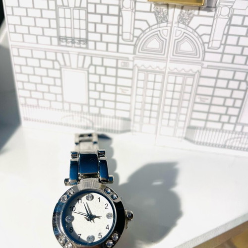 Women's watch with bracelet and stones new, silver