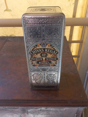 Μεταλλικό κουτί Chivas Regal του 1999