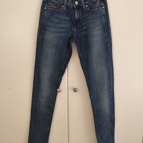 Tommy Hilfiger mid rise skinny jeans small like new