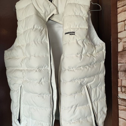Emerson sleeveless jacket size L like new, white