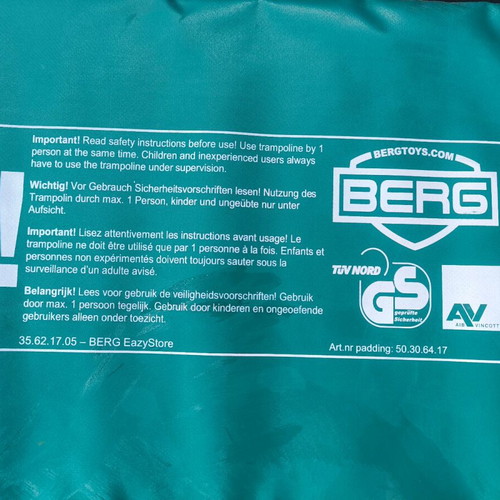 Berg EazyStore 220x330 trampoline used