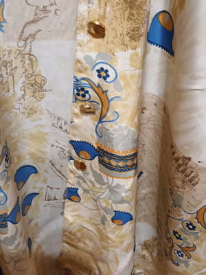 Tunic shirt like new, size L, with gold buttons