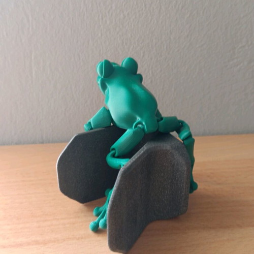 Articulated frog new, 3D printed, PLA material