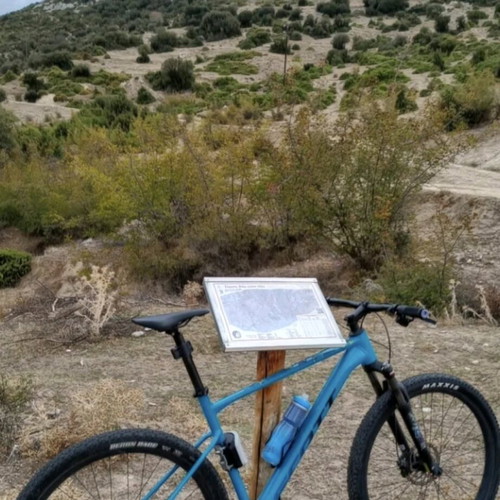 Scott Scale 980 mountain bike like new, Shimano 12-speed, Suntour suspension