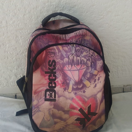 School bag used with three large compartments and water pockets