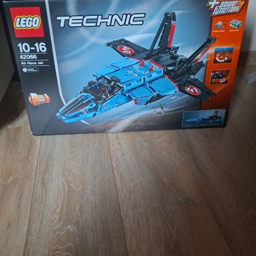 Lego Technic 42066 Air Race Jet new, retired collectible