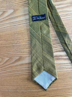 Nino Venturi vintage olive green tie with embossed stripes