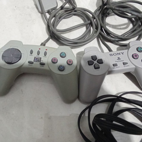 Sony PlayStation 1 SCPH-7502 console, complete set