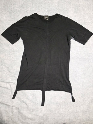 Black T-shirt like new with long elbow-length sleeves