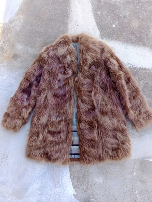 Fur coat made of genuine leather like new, beige brown
