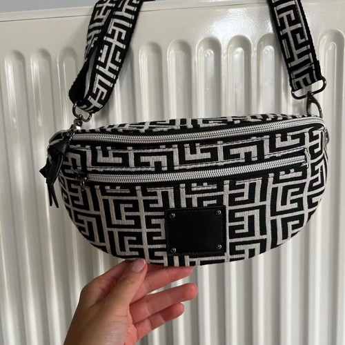 Crossbody bag black and ecru with geometric shapes 70s style like new