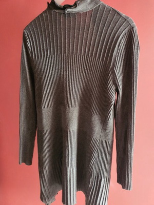 Cardigan with ruffles like new, dark gray and black details, size XL