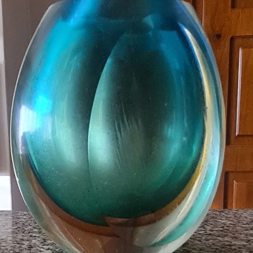 Murrano vase like new, very beautiful and unique