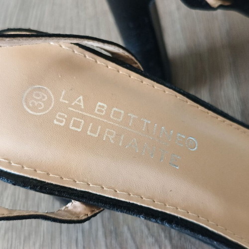 La Bottine Souriante black sandals new, synthetic leather, size 39