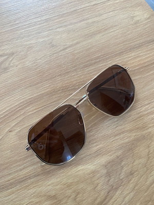 Γυαλιά ηλίου σαν καινούργια, καφέ και χρυσαφί